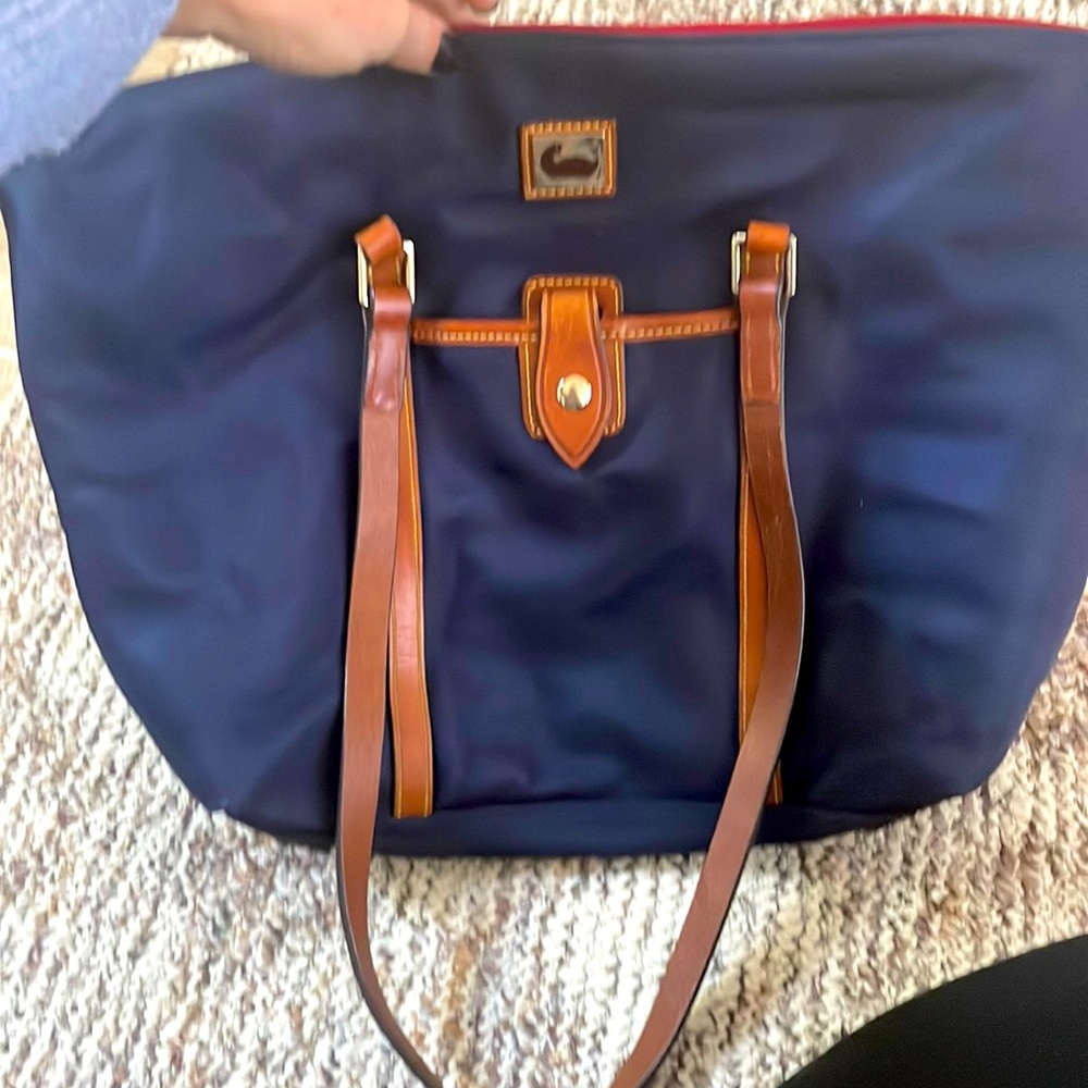 LIKE NEW- DOONEY AND BOURKE HANDBAG